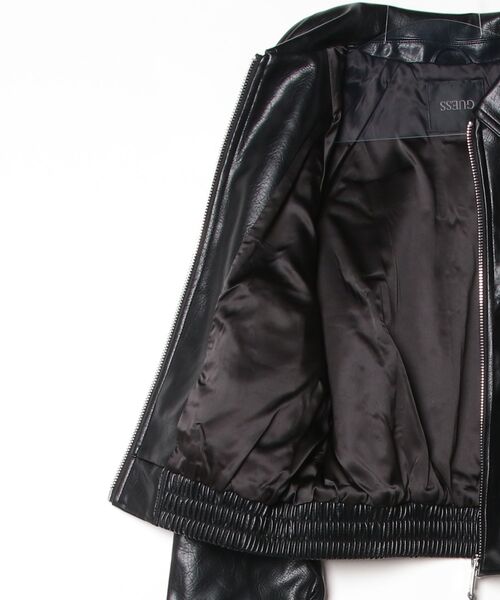 Guess（ゲス）の「AUDRINE PU Bomber Jacket ブルゾン レザージャケット 合皮（ブルゾン・レディース・ブラック・LARGE/MEDIUM/SMALL/X-SMALL）」の8枚目の写真
