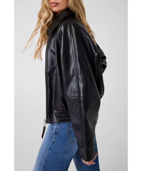 Guess（ゲス）の「AUDRINE PU Bomber Jacket ブルゾン レザージャケット 合皮（ブルゾン・レディース・ブラック・LARGE/MEDIUM/SMALL/X-SMALL）」の3枚目の写真