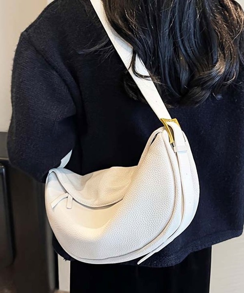 florist（フローリスト）の「【500mlペットボトル収納可・軽量】2WAY セミフラップワンショルダーバッグ（ショルダーバッグ・レディース・ホワイト/キャメル/ブラック・FREE）」の2枚目の写真