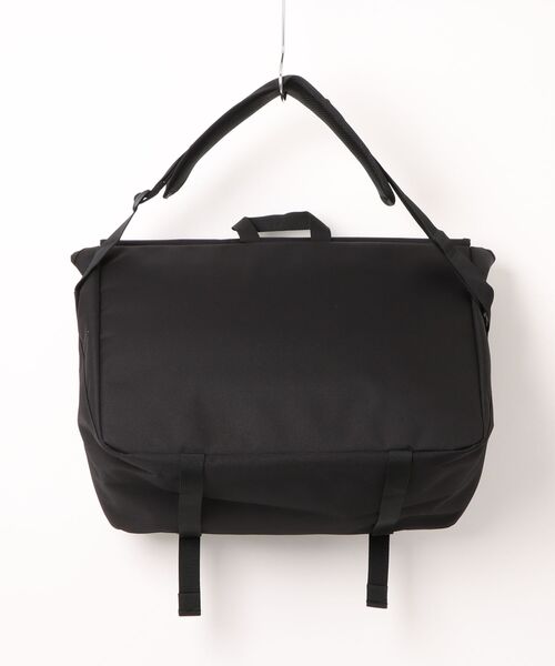 Carhartt WIP（カーハートダブリューアイピー）の「【Carhartt WIP / カーハートダブリューアイピー】Jake Messenger Bag（メッセンジャーバッグ・メンズ・ブラック・FREE）」の2枚目の写真