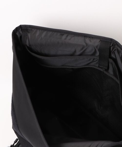 Carhartt WIP（カーハートダブリューアイピー）の「【Carhartt WIP / カーハートダブリューアイピー】Jake Messenger Bag（メッセンジャーバッグ・メンズ・ブラック・FREE）」の4枚目の写真