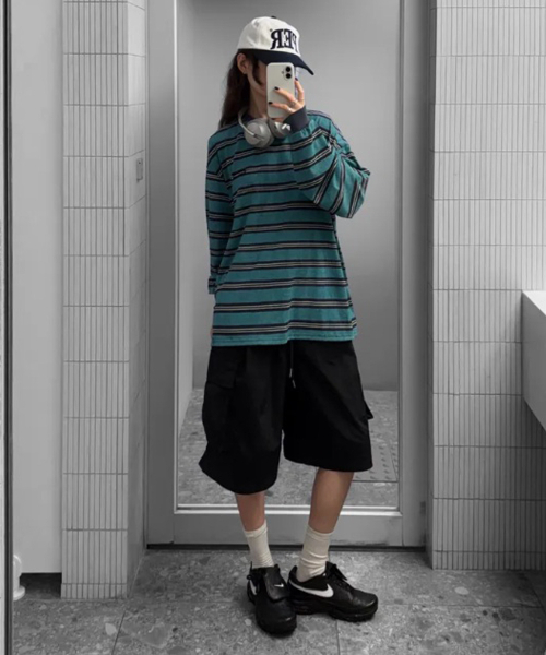 UNKNOWN PLANET（アンノウンプラネット）の「PIGMENT ストライプ オーバーサイズ ロングスリーブTシャツ ブルー（Tシャツ/カットソー・レディース・その他・MEDIUM/SMALL）」の6枚目の写真