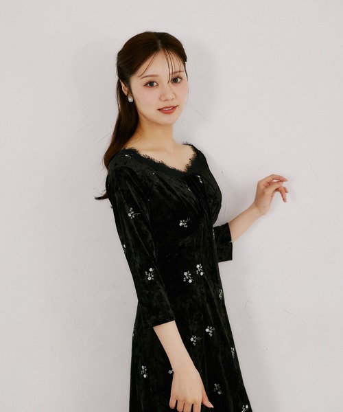 tocco closet(トッコ クローゼット)の「リボン付き小花刺繍ベロアレースラインワンピース(ワンピース・レディース・ブラック/ベージュ・M)」の12枚目の写真