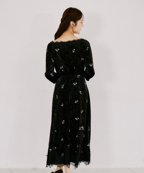 tocco closet(トッコ クローゼット)の「リボン付き小花刺繍ベロアレースラインワンピース(ワンピース・レディース・ブラック/ベージュ・M)」の10枚目の写真