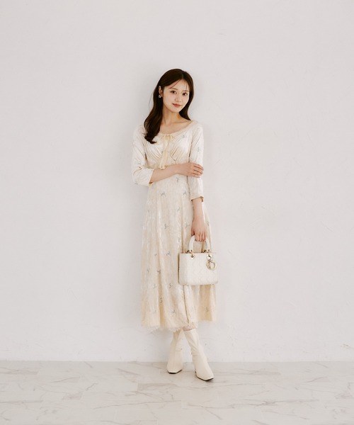 tocco closet(トッコ クローゼット)の「リボン付き小花刺繍ベロアレースラインワンピース(ワンピース・レディース・ブラック/ベージュ・M)」の18枚目の写真