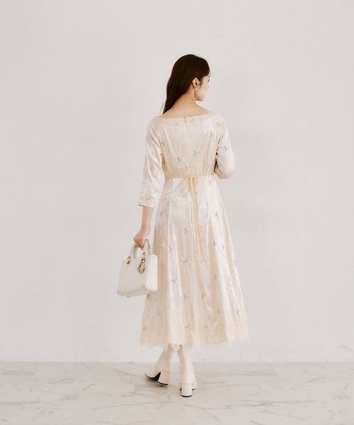 tocco closet(トッコ クローゼット)の「リボン付き小花刺繍ベロアレースラインワンピース(ワンピース・レディース・ブラック/ベージュ・M)」の21枚目の写真