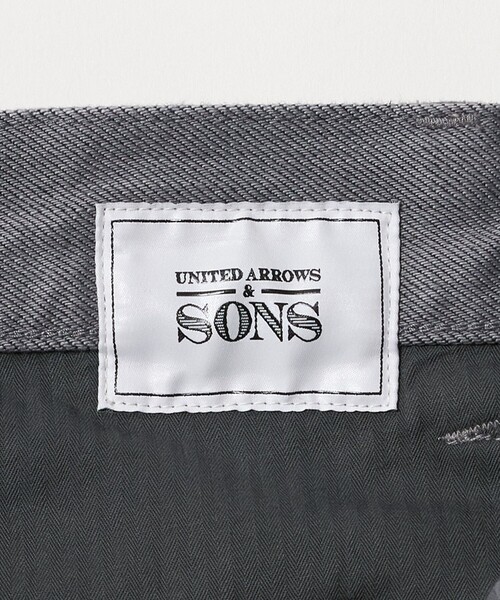 UNITED ARROWS & SONS(ユナイテッドアローズアンドサンズ)の「<UNITED ARROWS & SONS> DENIM FLAP/PK 1P/デニムパンツ(デニムパンツ・メンズ・ブラック/グレー系・XL/L/M/S)」の4枚目の写真