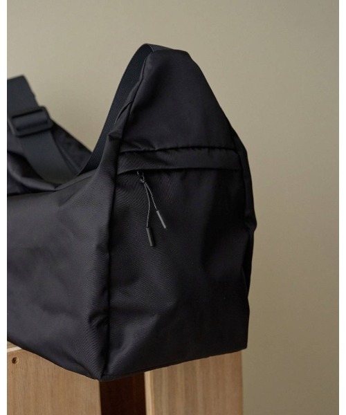 anuke（アンヌーク）の「anuke Nylon Shoulder Bag（ショルダーバッグ・レディース・ブラック・FREE）」の3枚目の写真