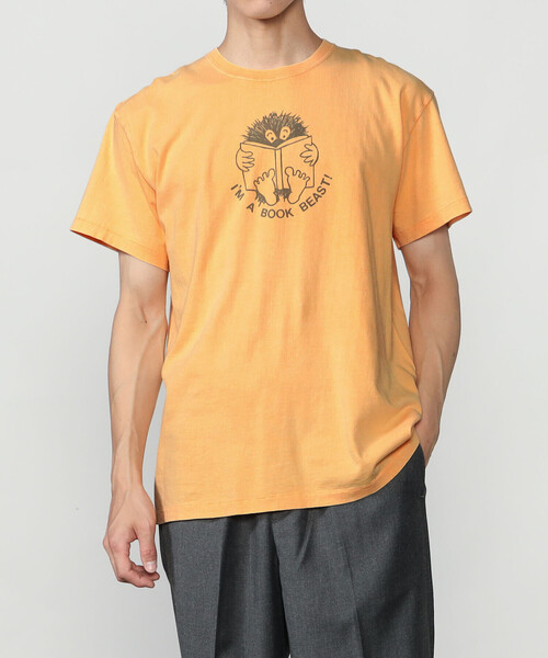 Bshop(ビショップ)の「MODUCT | クルーネックTシャツ "I'M A BOOK BEAST!" MEN(Tシャツ/カットソー・メンズ・イエロー系その他/オレンジ系その他・L/M)」の1枚目の写真