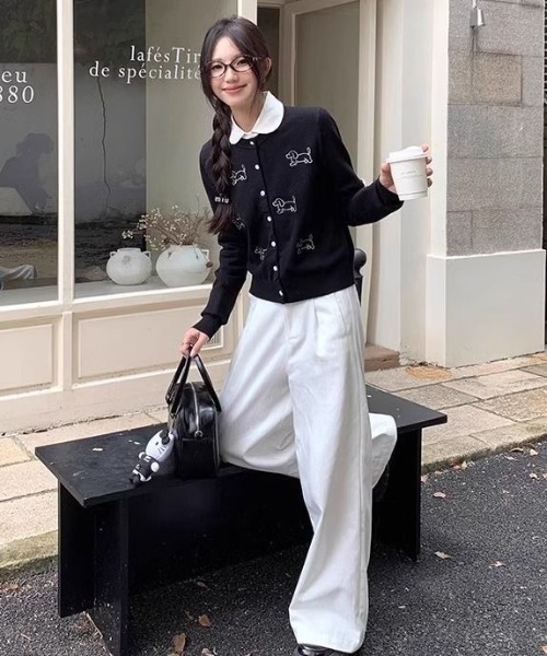 AVYL(アヴィル)の「ダックスフンド刺繍ニットカーディガン(カーディガン/ボレロ・レディース・ブラック・M)」の5枚目の写真