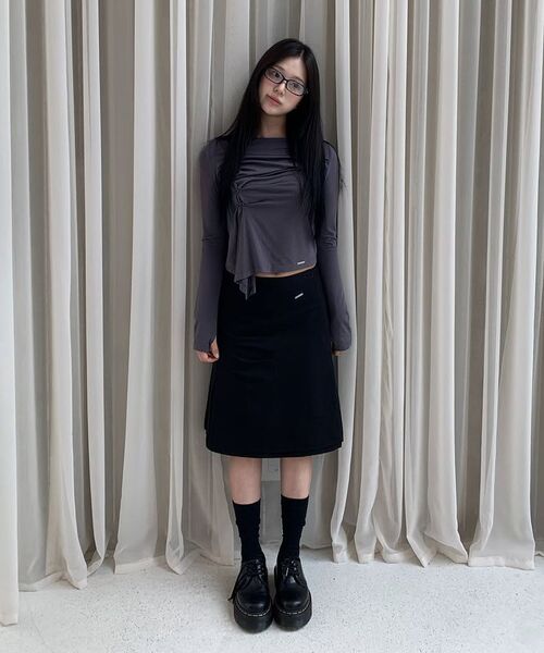 Miseki SEOUL（ミセキソウル）の「Layered panel pleats midi skirt BLACK（スカート・レディース・その他・1/2）」の4枚目の写真