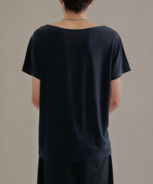 epnok(エプノック)の「Uネック調温インナー(Tシャツ/カットソー・メンズ・ブラック・LARGE/MEDIUM/SMALL)」の5枚目の写真