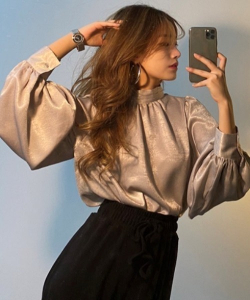 Aelina(エリナ)の「ハーフネックパフスリーブフェイクサテンブラウス(シャツ/ブラウス・レディース・ブラック/ホワイト/ブラウン・FREE)」の22枚目の写真