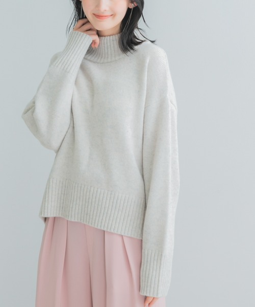 URBAN RESEARCH ROSSO WOMEN(アーバンリサーチ ロッソ)の「『WEB/一部店舗限定』エクストラファインボトルネックニット(ニット/セーター・レディース・ミント/ライトグレー/ネイビー・FREE)」の7枚目の写真