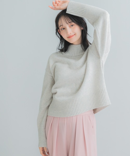 URBAN RESEARCH ROSSO WOMEN(アーバンリサーチ ロッソ)の「『WEB/一部店舗限定』エクストラファインボトルネックニット(ニット/セーター・レディース・ミント/ライトグレー/ネイビー・FREE)」の9枚目の写真