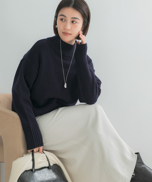 URBAN RESEARCH ROSSO WOMEN(アーバンリサーチ ロッソ)の「『WEB/一部店舗限定』エクストラファインボトルネックニット(ニット/セーター・レディース・ミント/ライトグレー/ネイビー・FREE)」の10枚目の写真