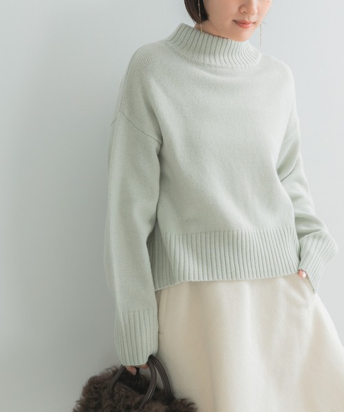 URBAN RESEARCH ROSSO WOMEN(アーバンリサーチ ロッソ)の「『WEB/一部店舗限定』エクストラファインボトルネックニット(ニット/セーター・レディース・ミント/ライトグレー/ネイビー・FREE)」の15枚目の写真