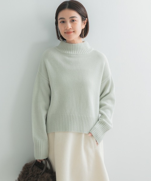 URBAN RESEARCH ROSSO WOMEN(アーバンリサーチ ロッソ)の「『WEB/一部店舗限定』エクストラファインボトルネックニット(ニット/セーター・レディース・ミント/ライトグレー/ネイビー・FREE)」の17枚目の写真