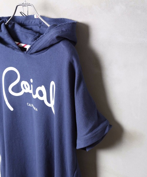 roial(ロイアル)の「GRIFF / ROIAL(ロイアル) フロントブランドロゴプリント ミドル丈 フード付き ルームウェア 半袖Tシャツ ワンピース(ワンピース・レディース・ネイビー/ホワイト/ピンク系その他/グレー・MEDIUM/SMALL)」の9枚目の写真