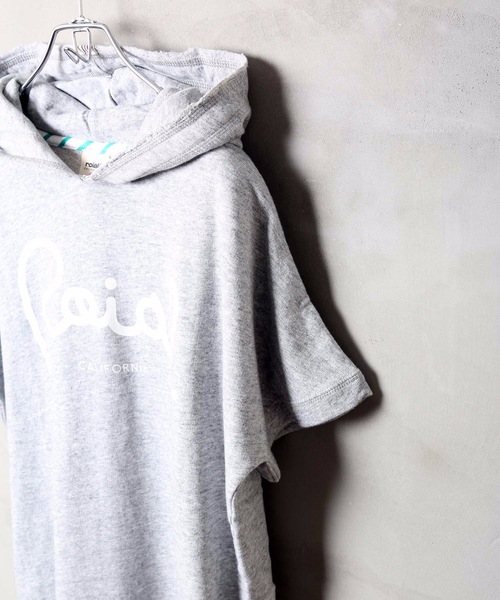 roial(ロイアル)の「GRIFF / ROIAL(ロイアル) フロントブランドロゴプリント ミドル丈 フード付き ルームウェア 半袖Tシャツ ワンピース(ワンピース・レディース・ネイビー/ホワイト/ピンク系その他/グレー・MEDIUM/SMALL)」の5枚目の写真
