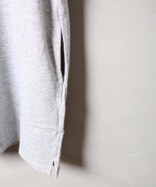 roial(ロイアル)の「GRIFF / ROIAL(ロイアル) フロントブランドロゴプリント ミドル丈 フード付き ルームウェア 半袖Tシャツ ワンピース(ワンピース・レディース・ネイビー/ホワイト/ピンク系その他/グレー・MEDIUM/SMALL)」の11枚目の写真