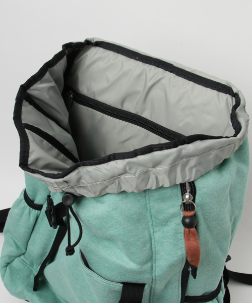 CHUMS（チャムス）の「CHUNS（チャムス）Flap Day Pack Sweat　ディパック CH60-2076（バックパック/リュック・レディース・レッド/グレー/ブラック/ブルーグリーン/ネイビー/その他1/ストライプ/その他2/ブルー系その他・FREE）」の22枚目の写真