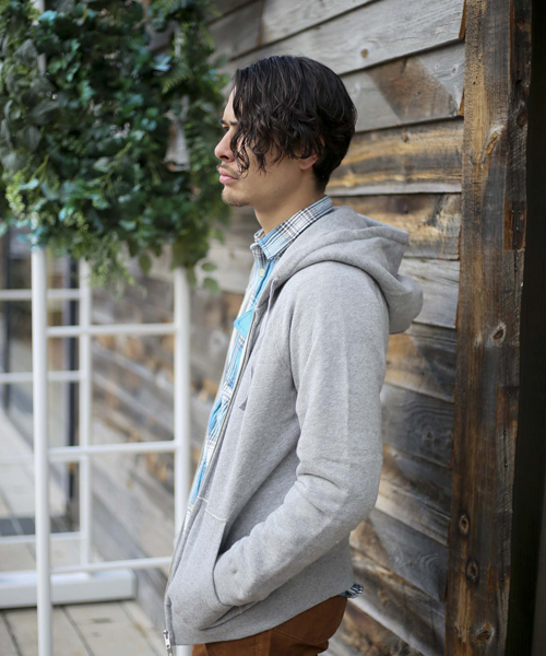 Denime（ドゥニーム）の「ソフト裏毛無地フルジップパーカー（パーカー・メンズ・ブラック/ワイン/ホワイト/グレー・SMALL/LARGE/X-SMALL/X-LARGE/MEDIUM）」の7枚目の写真