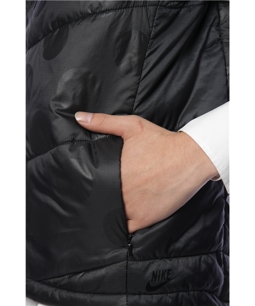 NIKE（ナイキ）の「NIKE SWJ Thermore Eco ナイキ 中綿 ナイロン ベスト ドット柄（ダウンベスト・メンズ・グリーン/パープル/レッド/ブラック・MEDIUM/SMALL/LARGE/X-SMALL）」の11枚目の写真