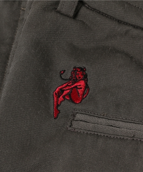 HYSTERIC GLAMOUR（ヒステリックグラマー）の「EVIL WOMAN刺繍 SWP（スラックス・メンズ・グレー/ブラック・SMALL/MEDIUM）」の3枚目の写真