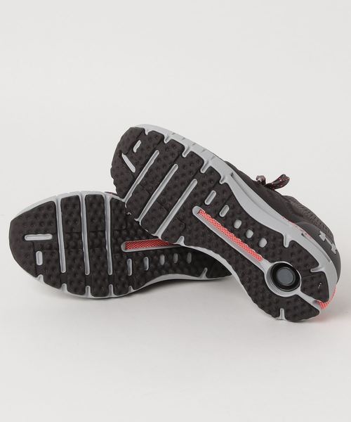 UNDER ARMOUR（アンダーアーマー）の「レディース ランニングシューズ / ホバーファントム Bフィット（スニーカー・レディース・アイボリー/ライトグレー/パープル/ピンク/チャコールグレー/ブラック×ブルー/ブラック×ホワイト/スカイブルー・23/22.5/26/25.5/25/24.5/24/23.5/26.0/25.0/24.0）」の10枚目の写真