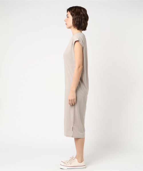 KOBE LETTUCE(コウベレタス)の「【汗ジミ防止・吸汗速乾】レンチスリーブストレートTシャツワンピース(ワンピース・レディース・オフホワイト/グレー/ベージュ/イエロー/ブラック・FREE)」の6枚目の写真