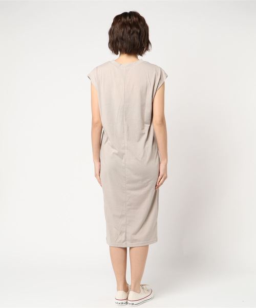 KOBE LETTUCE(コウベレタス)の「【汗ジミ防止・吸汗速乾】レンチスリーブストレートTシャツワンピース(ワンピース・レディース・オフホワイト/グレー/ベージュ/イエロー/ブラック・FREE)」の7枚目の写真
