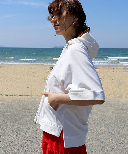 libelle more（リベル モア）の「半袖パーカー（パーカー・レディース・ブラック/ベージュ/オフホワイト/カーキ/モカ・FREE）」の6枚目の写真