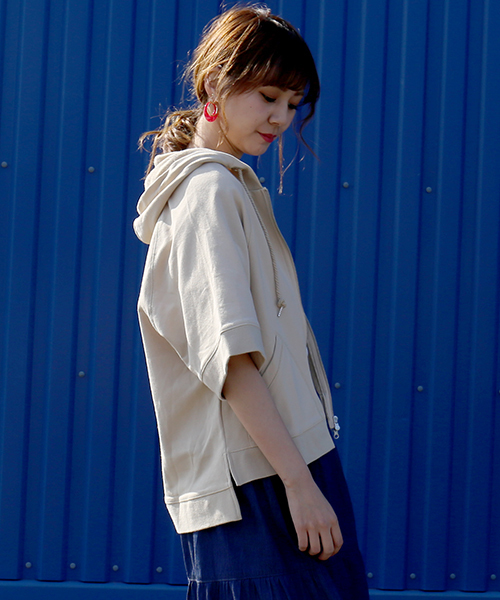 libelle more（リベル モア）の「半袖パーカー（パーカー・レディース・ブラック/ベージュ/オフホワイト/カーキ/モカ・FREE）」の14枚目の写真