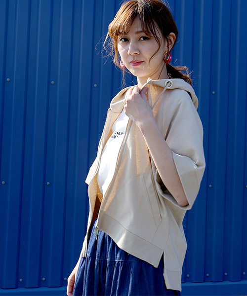 libelle more（リベル モア）の「半袖パーカー（パーカー・レディース・ブラック/ベージュ/オフホワイト/カーキ/モカ・FREE）」の22枚目の写真