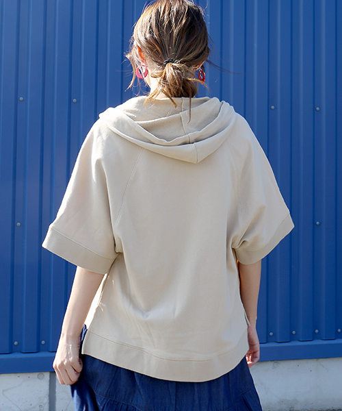 libelle more（リベル モア）の「半袖パーカー（パーカー・レディース・ブラック/ベージュ/オフホワイト/カーキ/モカ・FREE）」の12枚目の写真