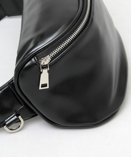 REGiSTA（レジスタ）の「フェイクレザー 大きめサイズ ウエストポーチ（ボディバッグ/ウエストポーチ・メンズ・ブラック/ブラック系その他・FREE）」の18枚目の写真