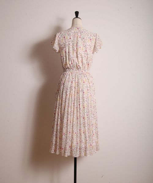 tocco closet（トッコ　クローゼット）の「フラワープリントワンピース（ワンピース・レディース・ブラック/オフホワイト・M）」の9枚目の写真
