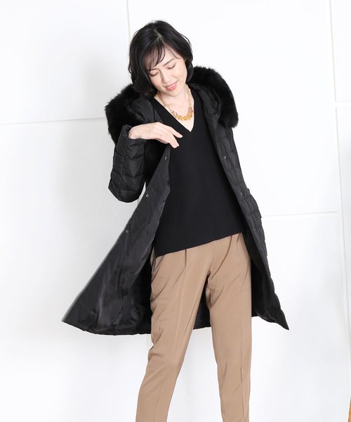 Filomo（フィローモ）の「[Filomo]ダウンコートレディースフォックス ファーフード付き（ダウンジャケット/コート・レディース・ベージュ/ブラック・7号/9号/11号/13号）」の10枚目の写真