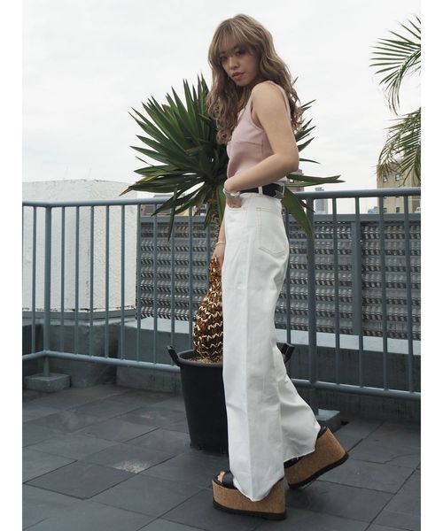 EVRIS（エヴリス）の「クロコストラップウエッジサンダル（サンダル・レディース・ブラック/ベージュ・SMALL/MEDIUM/LARGE）」の17枚目の写真