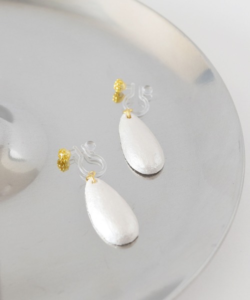 tone(トーン)の「【PAPER ART WORKS】drop pearl(イヤリング・レディース・ゴールド・FREE)」の3枚目の写真