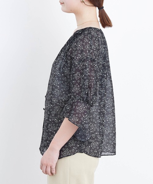 ADAM ET ROPE'(アダムエロペ)の「【WEB限定】シアーフラワーフロント釦ブラウス(シャツ/ブラウス・レディース・ブラック/ミント/ラベンダー・FREE)」の8枚目の写真