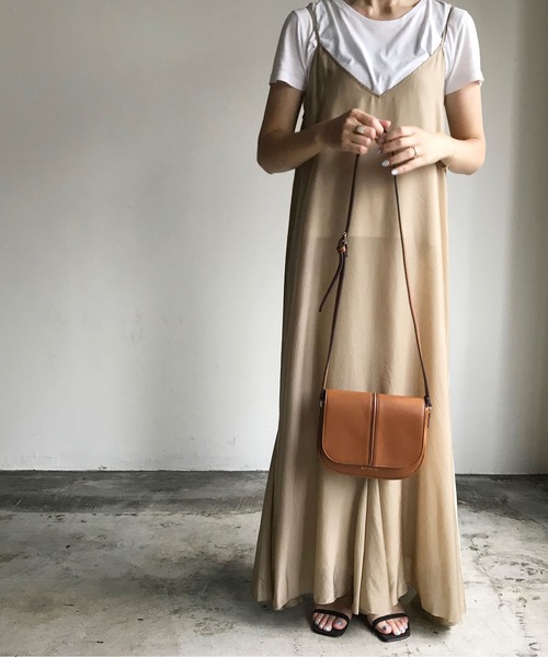 COMMON WARE(コモンウェアー)の「ST:ROVERETO SQUARE FLAP BAG スクウェア フラップ バック(ショルダーバッグ・レディース・ブラック/ブラック系その他/ベージュ/キャメル・FREE)」の4枚目の写真