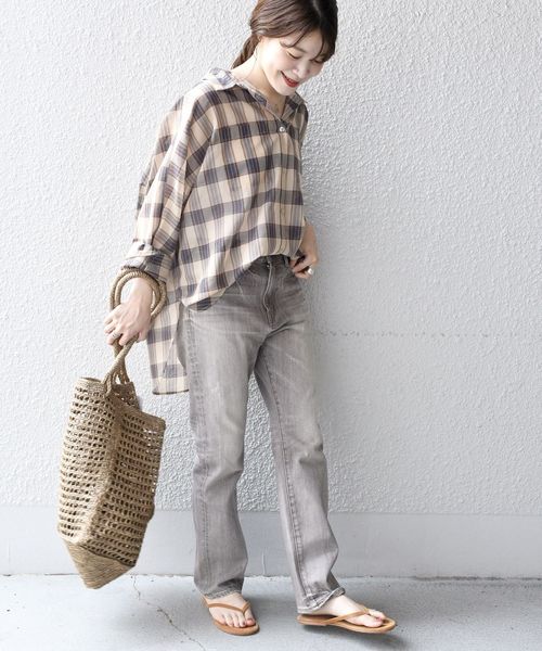 SHIPS(シップス)の「シアーチェックドルマンビッグシャツ◇(シャツ/ブラウス・レディース・ベージュ/ネイビー・ONE SIZE)」の8枚目の写真