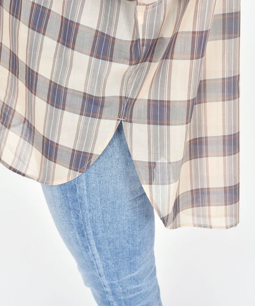 SHIPS(シップス)の「シアーチェックドルマンビッグシャツ◇(シャツ/ブラウス・レディース・ベージュ/ネイビー・ONE SIZE)」の21枚目の写真