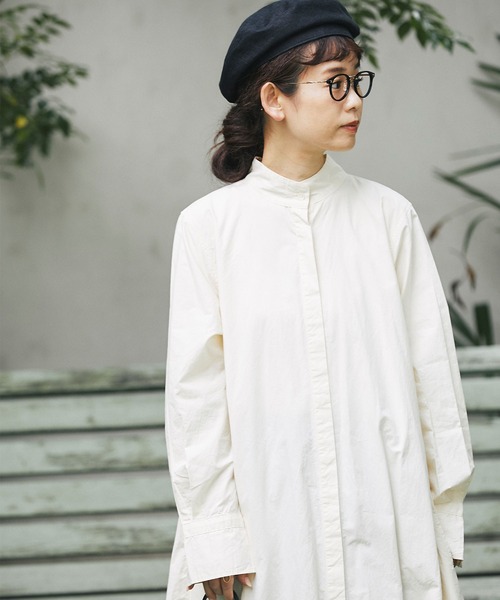 and R(アンドアール)の「コットンタイプライターバックタックワンピース(ワンピース・レディース・オフホワイト/ネイビー/クリーム・FREE)」の7枚目の写真