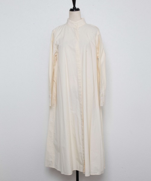 and R(アンドアール)の「コットンタイプライターバックタックワンピース(ワンピース・レディース・オフホワイト/ネイビー/クリーム・FREE)」の14枚目の写真