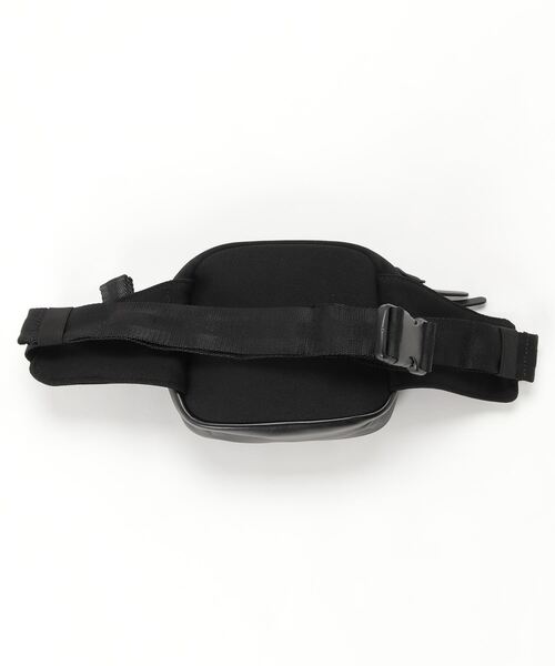 FRED PERRY（フレッドペリー）の「Pique Crossbody Bag（ボディ