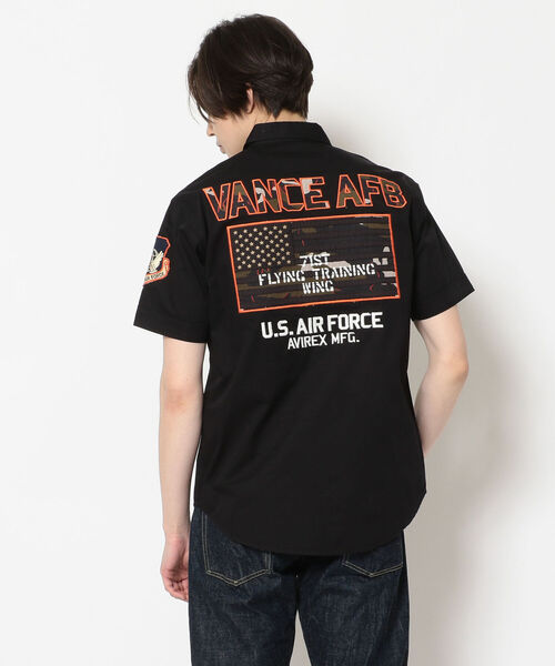 AVIREX（アヴィレックス）の「ミリタリー パッチド シャツ ヴァンス AFB/SS MILI PATCHED SHIRTS VANCE AFB/アヴィレックス/AVIREX（シャツ/ブラウス・メンズ・ブラック/オフホワイト/ブラウン/サックスブルー・XX-LARGE/LARGE/MEDIUM/X-LARGE）」の3枚目の写真