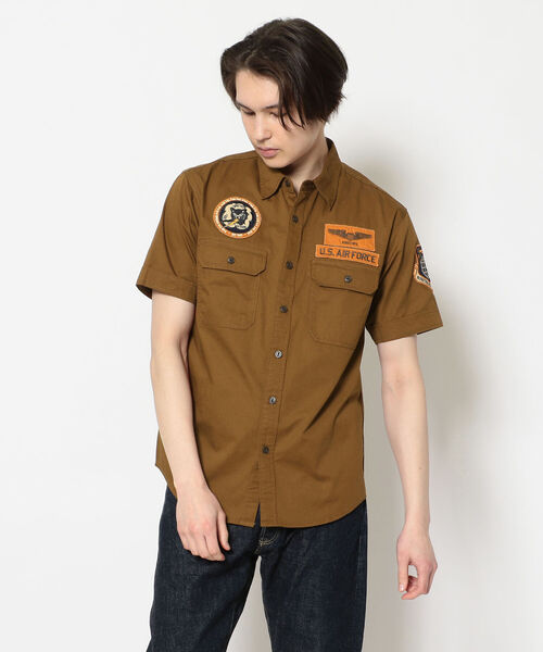 AVIREX（アヴィレックス）の「ミリタリー パッチド シャツ ヴァンス AFB/SS MILI PATCHED SHIRTS VANCE AFB/アヴィレックス/AVIREX（シャツ/ブラウス・メンズ・ブラック/オフホワイト/ブラウン/サックスブルー・XX-LARGE/LARGE/MEDIUM/X-LARGE）」の5枚目の写真
